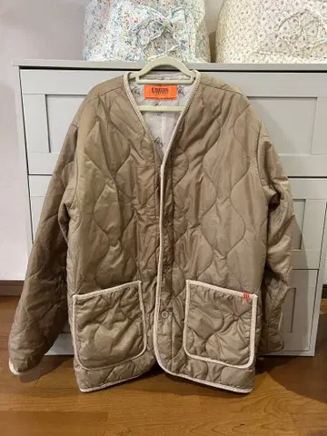 UNIVERSAL OVERALL 퀼팅 자켓 베이지