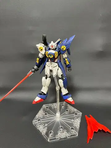 HGBF 1/144 윙 건담 페니체