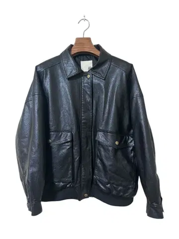 JaVa. 블랙 가죽 자켓