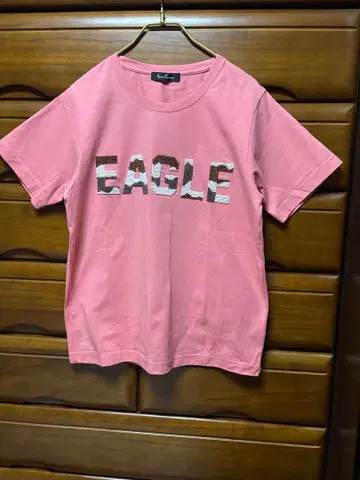 새상품급 비즈 자수 솔로텍스 반팔 T셔츠