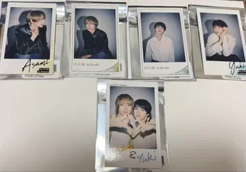 25시, 아카사카에서 굿즈 트레이딩 카드