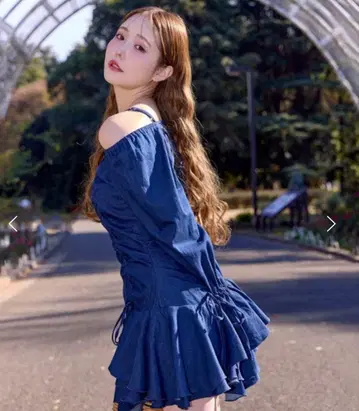 NICE CLAUP 드로스트 미니 원피스