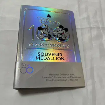 디즈니 100주년 디즈니 월드 수베니어 메달 컬렉션 케이스