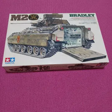 타미야 M2 브래들리 1/35 프라모델 키트