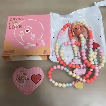 POPMART crybaby crying for love 스마트폰 숄더