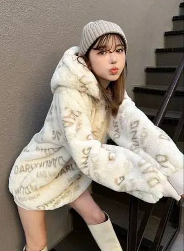 Darich 오블리크 퍼 지퍼 후드티