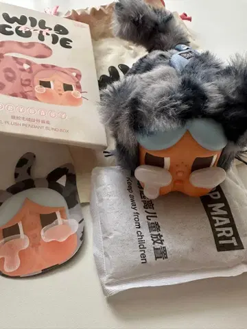 POPMART 팝마트 crybaby wild but cutie