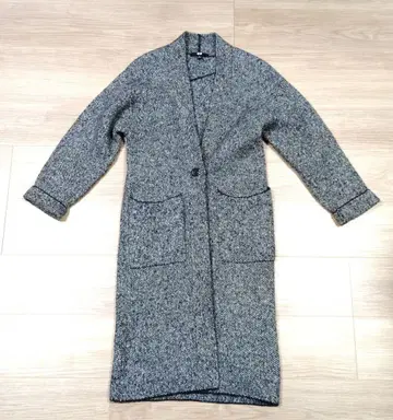 그레이 롱 코트 전면 포켓 부착