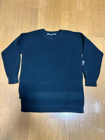 MASAGO 니트 긴팔 상의 (왼쪽 소매 자수 있음)