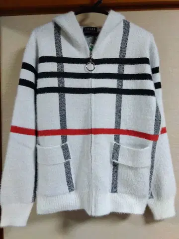 TRUbe 신상 체크 니트 후드티