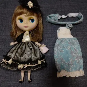 네오 브라이스 본체 스탠드 아웃핏 2