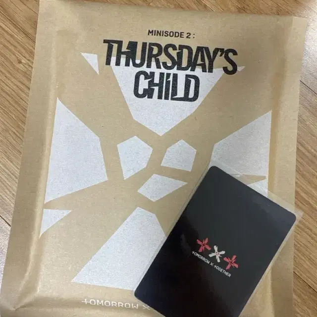 투모로우바이투게더 Thursday's Child 앨범(범규)