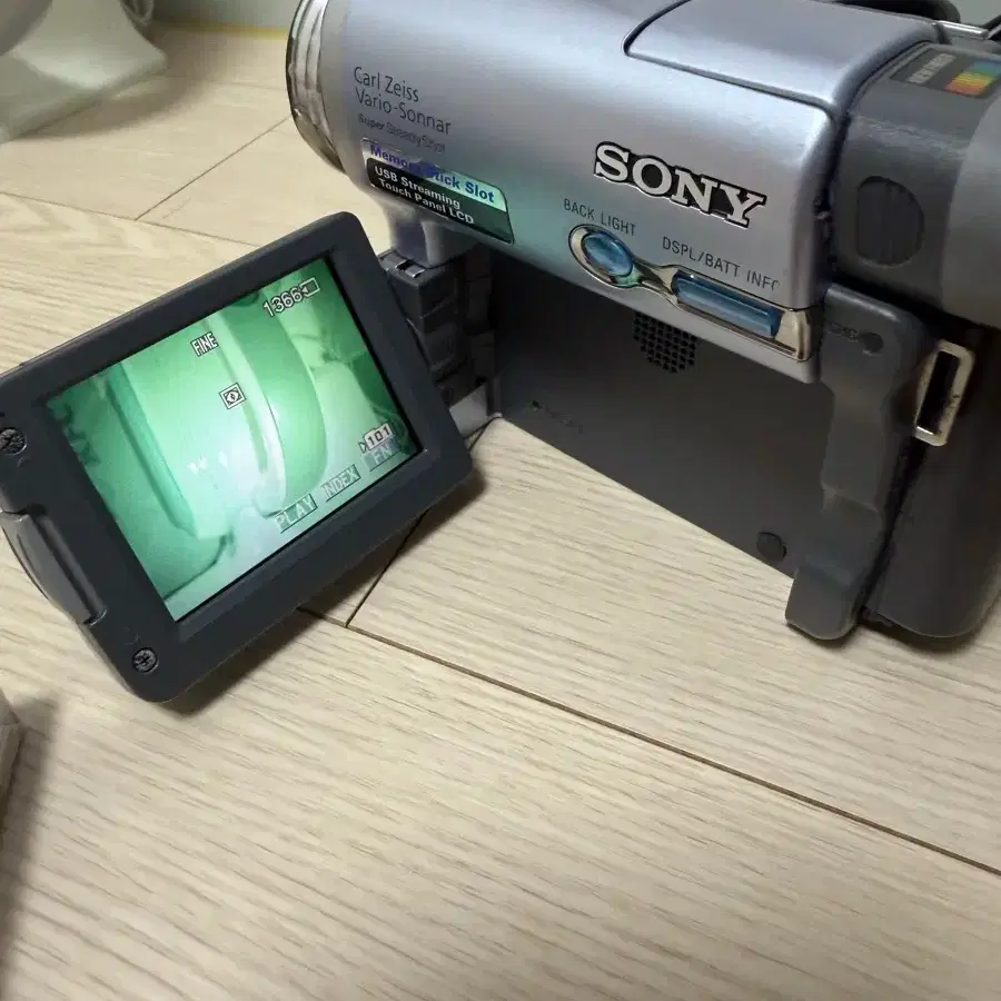 Caméscope vidéo Sony DCR-TRV22E Handycam Vision Mini Dv