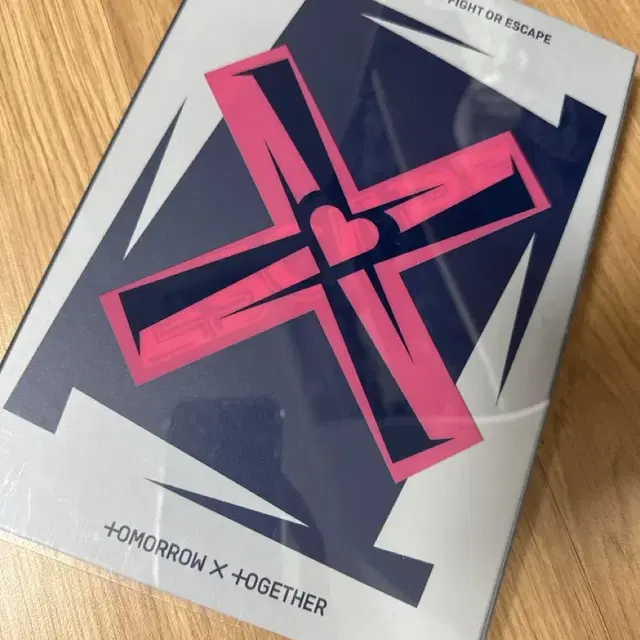 투모로우바이투게더 Fight Or Escape 앨범
