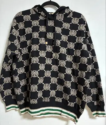 AnneCoquine 앙코퀸 모노그램 블랙 후드티 니트