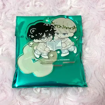 밑변 넓은 콜라보 카페 아크릴 스탠드 시크릿 엇갈린 키스