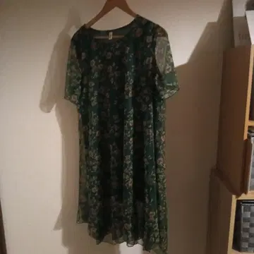 꽃무늬 쉬폰 원피스 그린 컬러 반팔