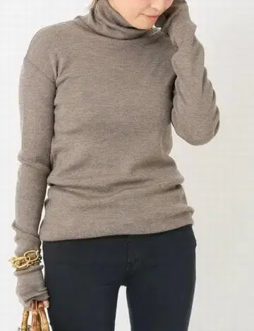 두지엠 클라세 rib 터틀넥 리브 니트