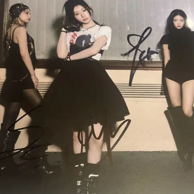 ITZY (있지) 친필 싸인앨범