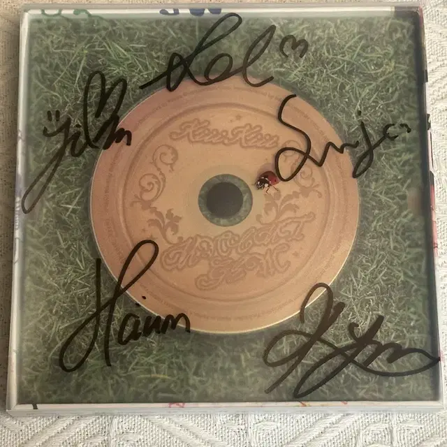 키키 kiiikiii 친필 싸인앨범