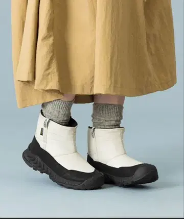 KEEN 후드넥시스 풀온 워터프루프