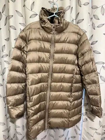 UNIQLO 울트라 라이트 다운 후드 부착 코트