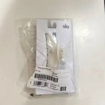 [주말 한정] alo 헤어 클립 화이트 펄 미사용 새상품