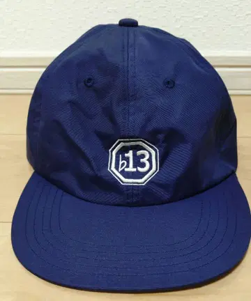 FLAT THIRTEEN b13 로고 캡 네이비