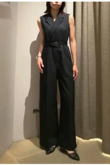 rienda 테일러드 디자인 슬리브리스 올인원