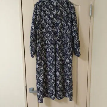 네이비 꽃무늬 롱 원피스 긴팔