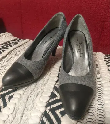 펠트 소재 x 가죽 펌프스