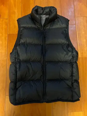 새상품급 UNIQLO 울트라 라이트 다운 베스트 S 사이즈 블랙