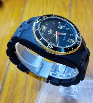 아디다스 ADH2904 블랙 골드 손목시계