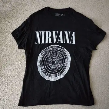 NIRVANA 티셔츠