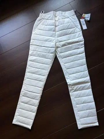 미사용 새상품 화이트 패디드 다운 팬츠 M