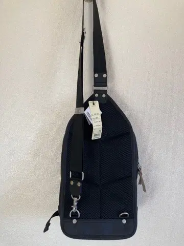 무스타슈 바디백 미사용 새상품