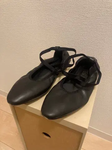 새상품급 LE TALON 루탈론 크로스 에라스틱 플랫 23.5cm 블랙