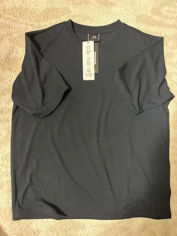 뉴발란스 MET24 오버사이즈 티 AMT55004