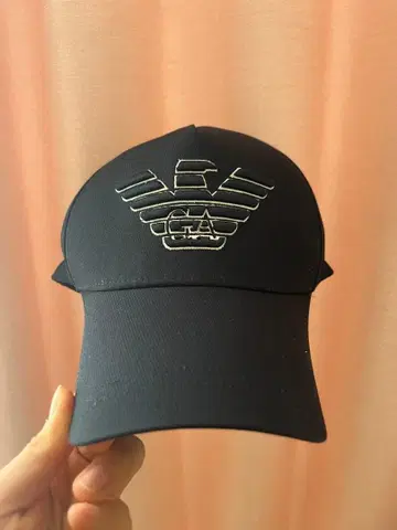 엠포리오 아르마니 블랙 캡