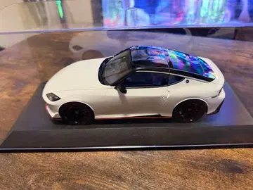 교쇼 1/18 닛산 페어레이디 Z 니스모 2024 (화이트) 미니카