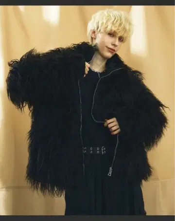 오버사이즈 퍼 자켓 블랙