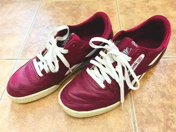 Reebok 버건디 가죽 스니커즈