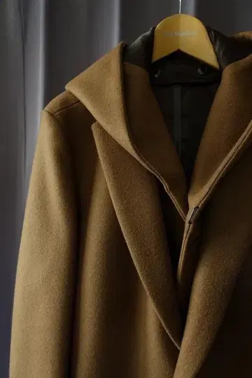 정가 약 95000엔 카즈유키 쿠마가이 캐시미어 혼방 후디드 체스터 코트