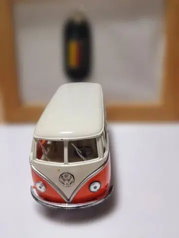 폭스바겐 Type 2 (T1) 미니카 오렌지와 화이트