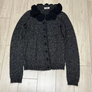 모스키노 치프 앤 시크 모헤어 울 가디건 레이스 꽃 옷깃