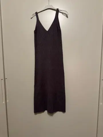 ZARA 모카색 V넥 슬리브리스 니트 롱 원피스