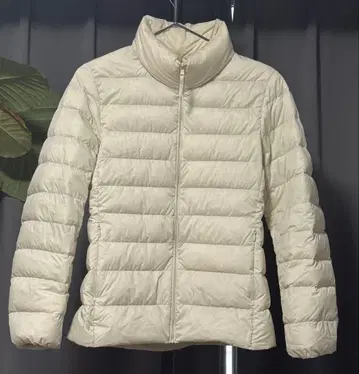 UNIQLO 울트라 라이트 다운 자켓 S 사이즈