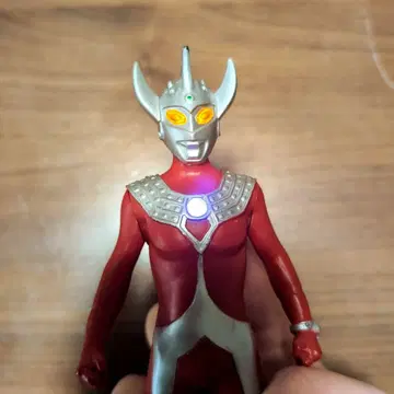 빛의 전사 울트라맨 타로