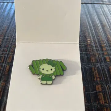 만박 스피루리나 키티 핀 배지