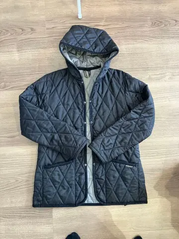 LAVENHAM 블랙 퀼팅 자켓 후드 부착